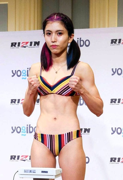 ぱんちゃん璃奈(りな)カラフルビキニ