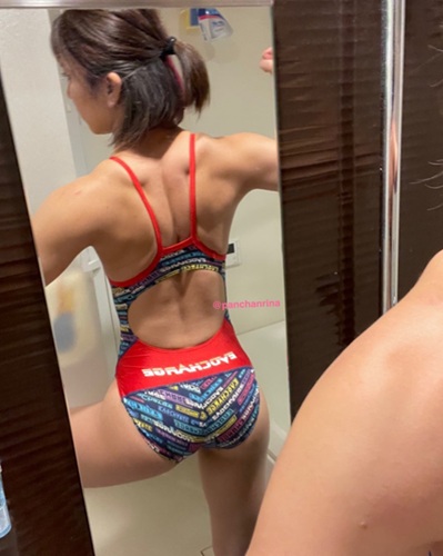 ぱんちゃん璃奈(りな)競泳水着お尻